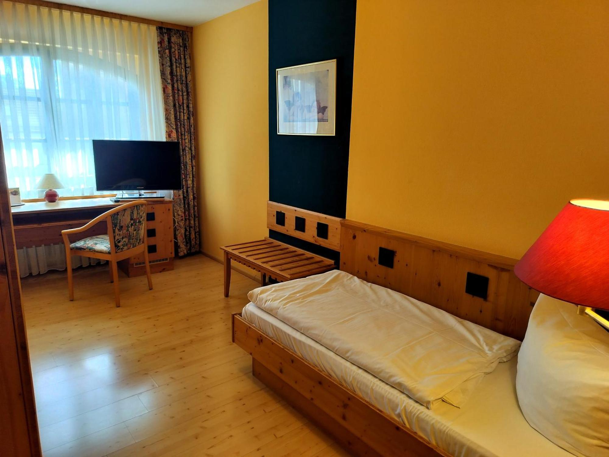 Hotel Hirsch Rothenberg Bagian luar foto